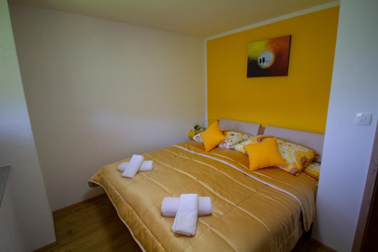 Apartmaji Nena Rocinj Exteriör bild