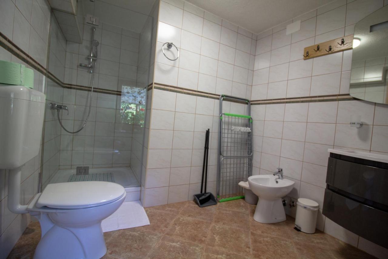 Apartmaji Nena Rocinj Exteriör bild